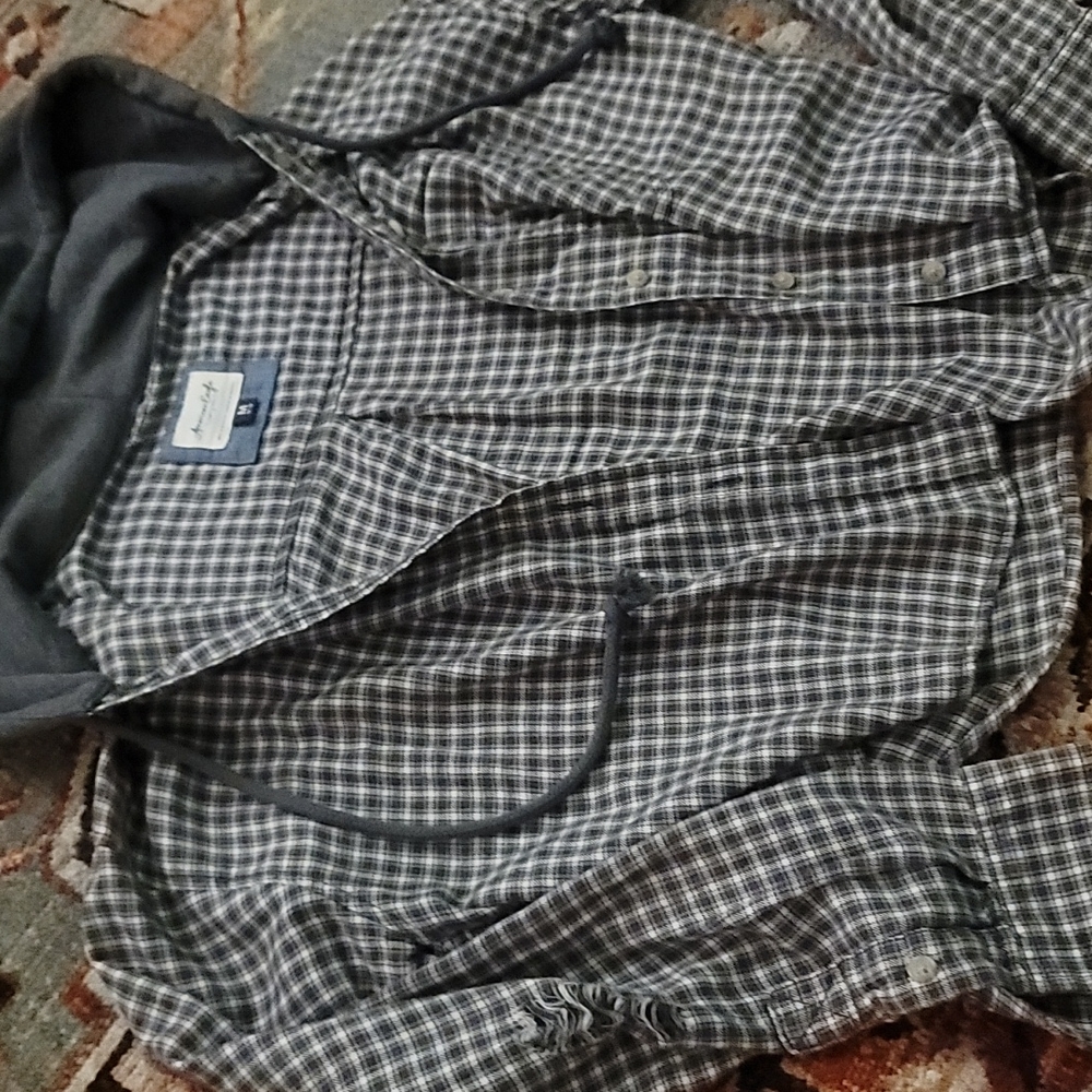 Crop Flannel - Picture 2 of 3